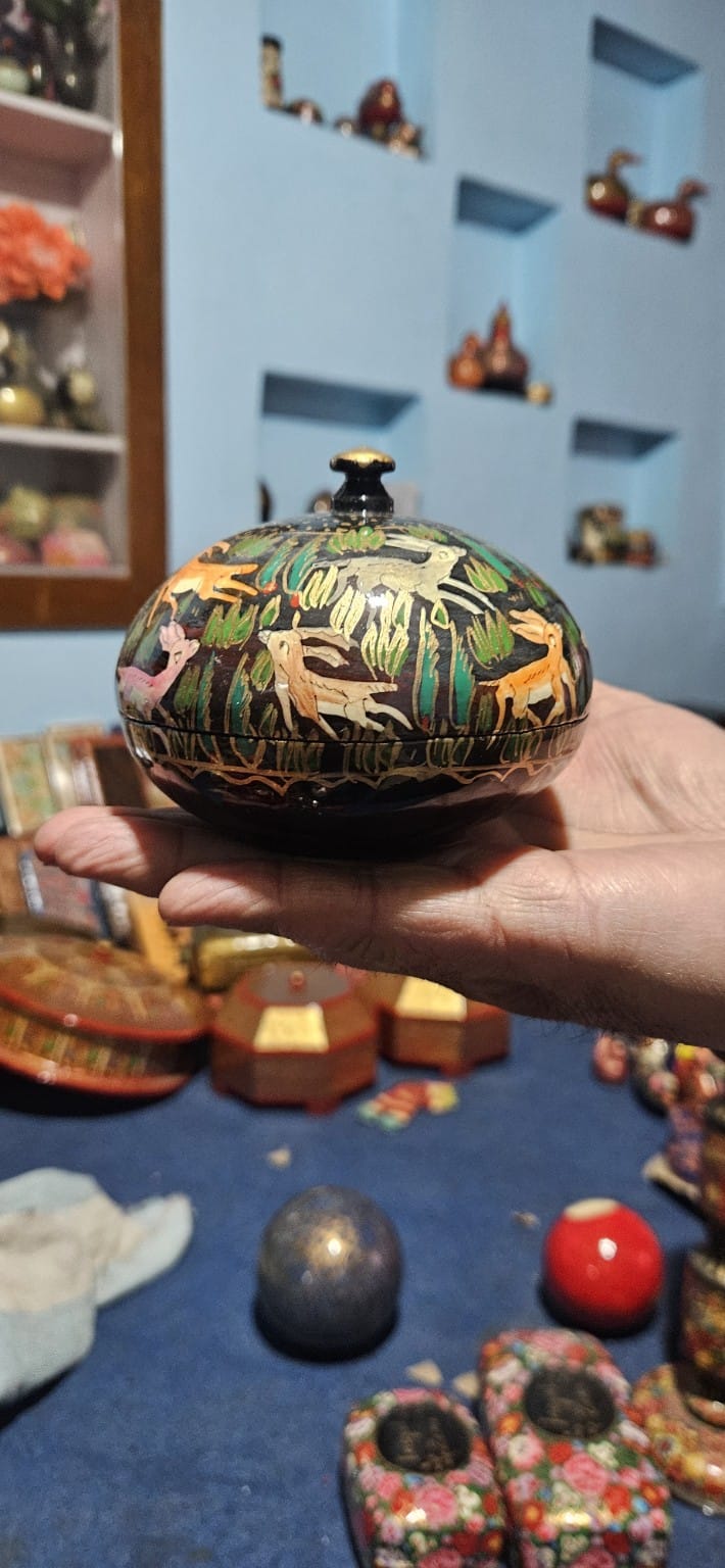 Kashmiri paper-machie trinket box